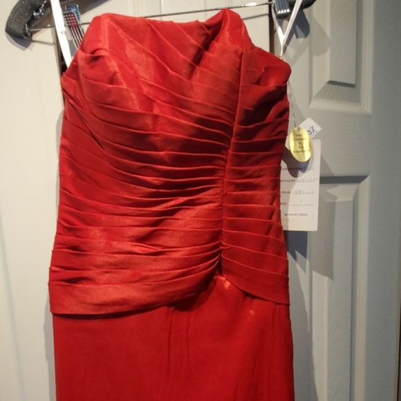 Prom dress - Picture 2 of 4